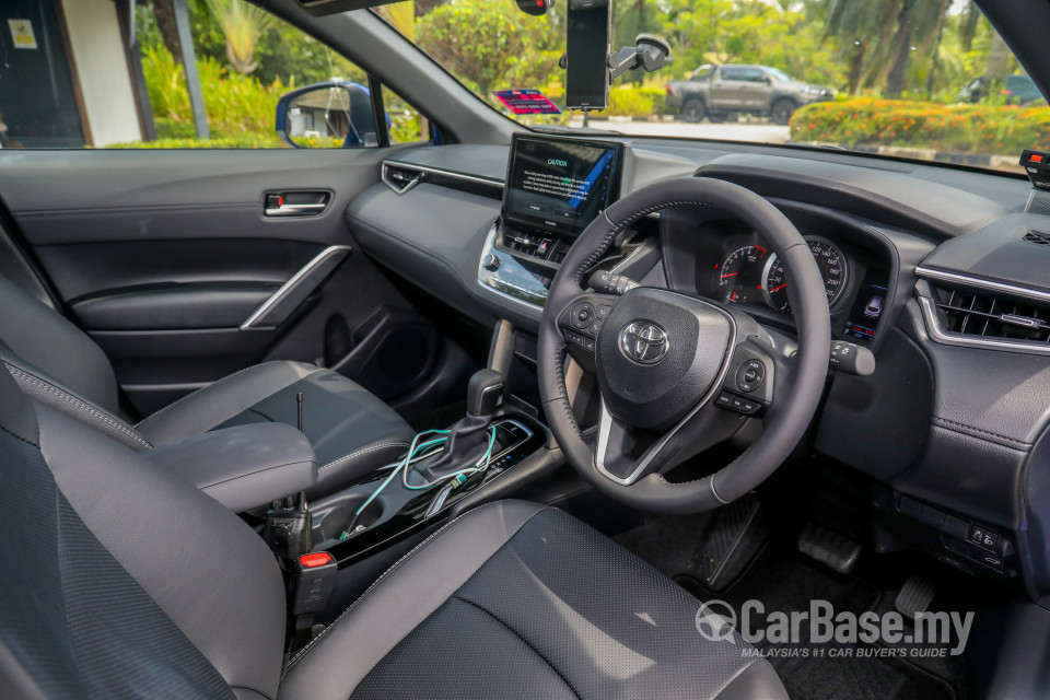 Toyota Corolla Cross XG10 (2021) Interior