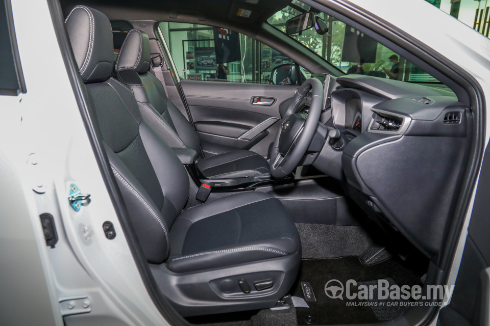 Toyota Corolla Cross XG10 (2021) Interior