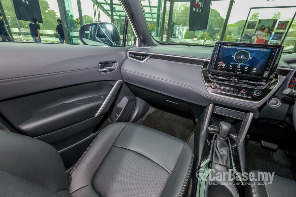 Toyota Corolla Cross XG10 (2021) Interior