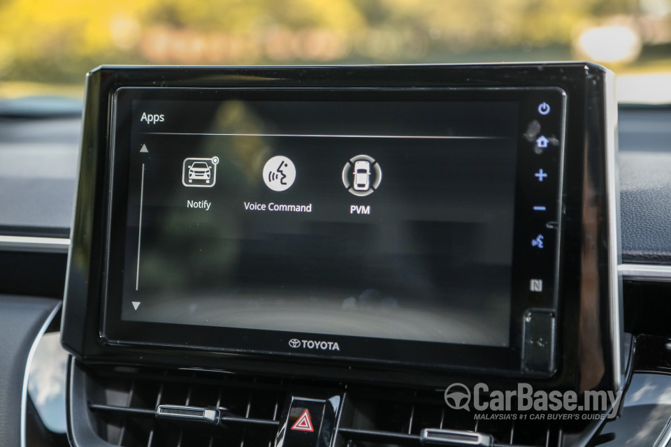 Toyota Corolla Cross XG10 (2021) Interior