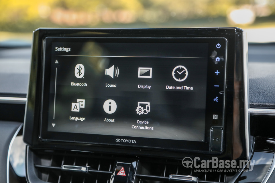 Toyota Corolla Cross XG10 (2021) Interior