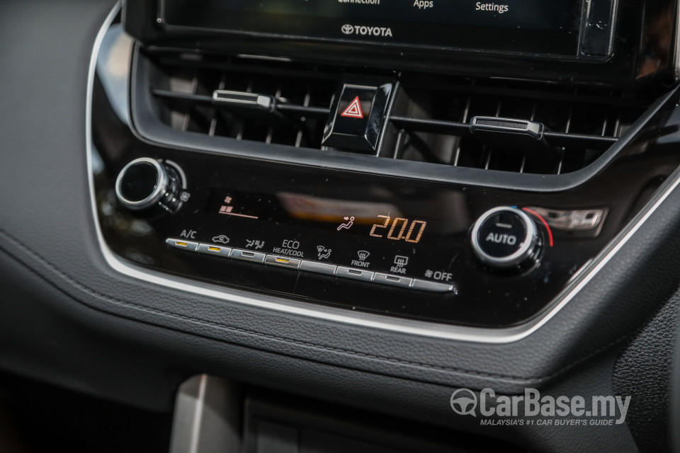 Toyota Corolla Cross XG10 (2021) Interior