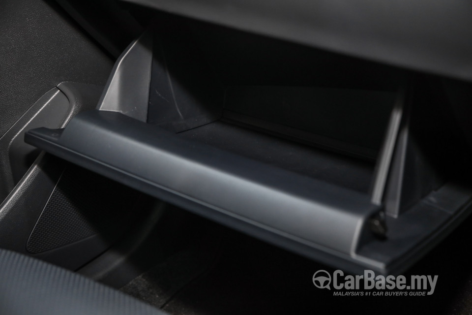 Toyota Corolla Cross XG10 (2021) Interior