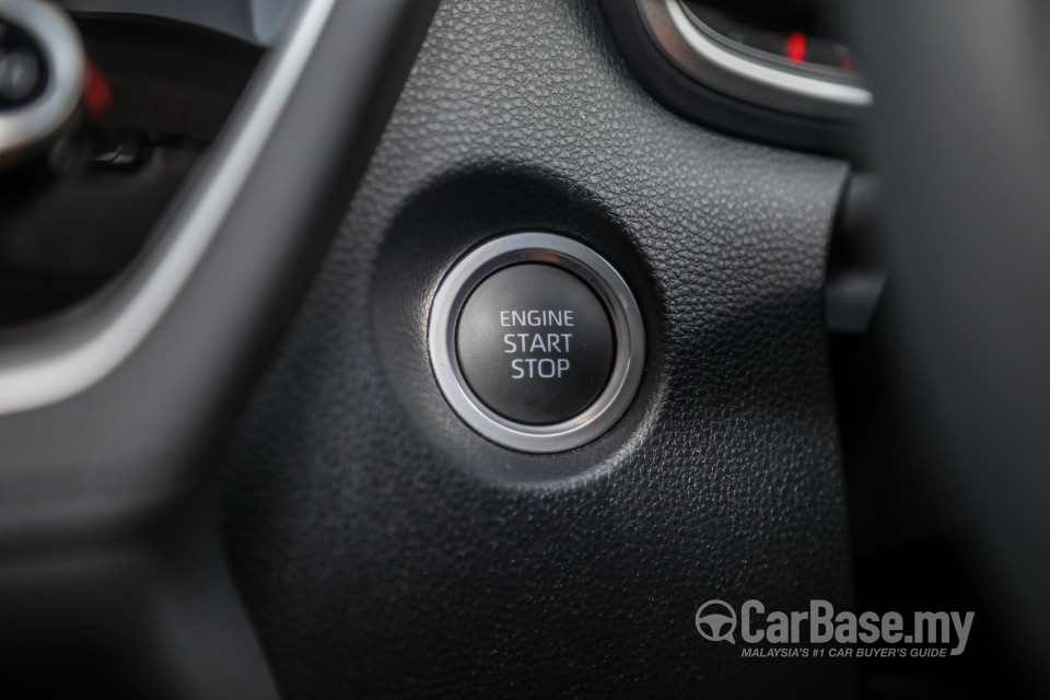 Toyota Corolla Cross XG10 (2021) Interior