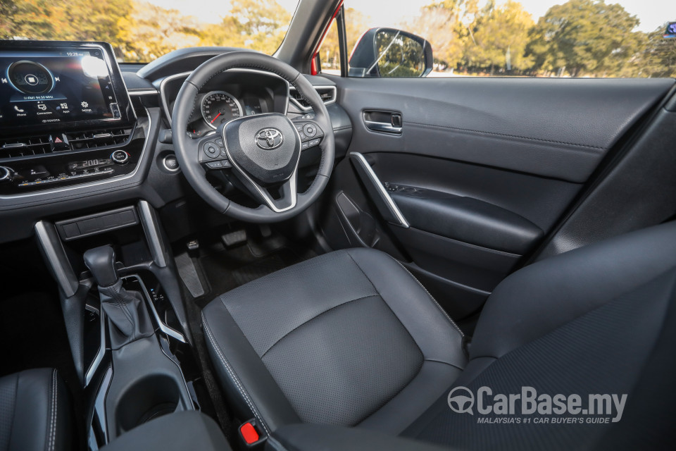 Toyota Corolla Cross XG10 (2021) Interior