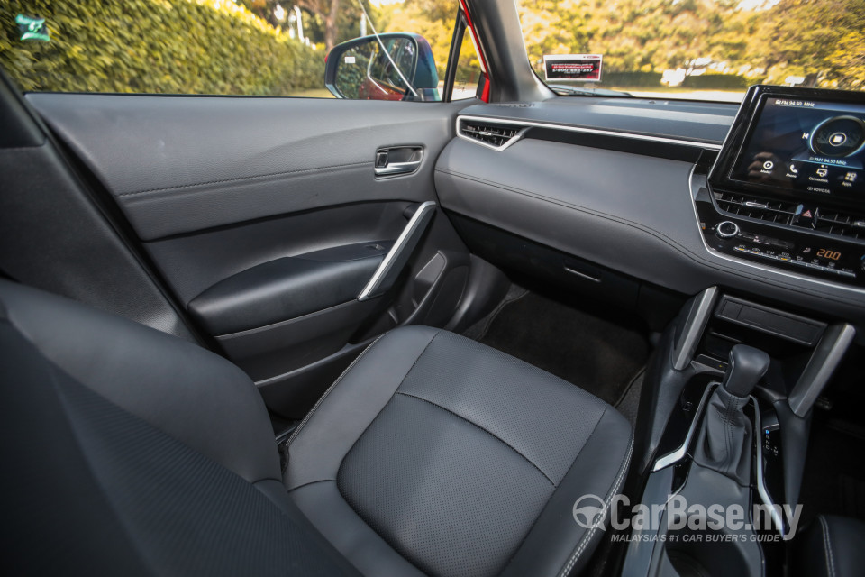 Toyota Corolla Cross XG10 (2021) Interior