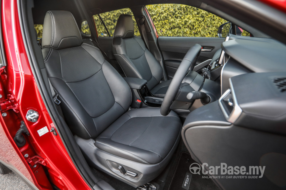 Toyota Corolla Cross XG10 (2021) Interior