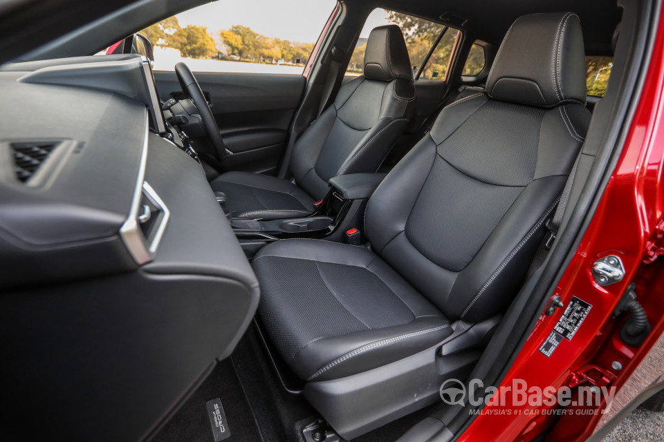 Toyota Corolla Cross XG10 (2021) Interior
