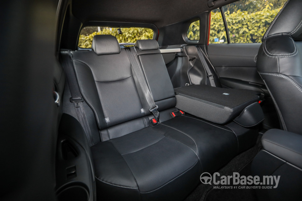 Toyota Corolla Cross XG10 (2021) Interior