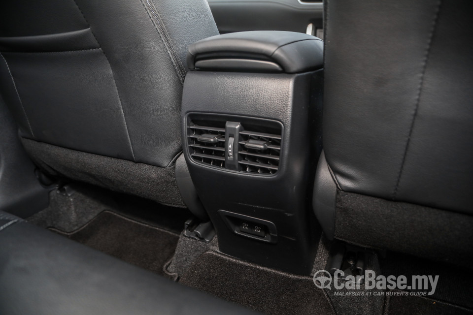 Toyota Corolla Cross XG10 (2021) Interior