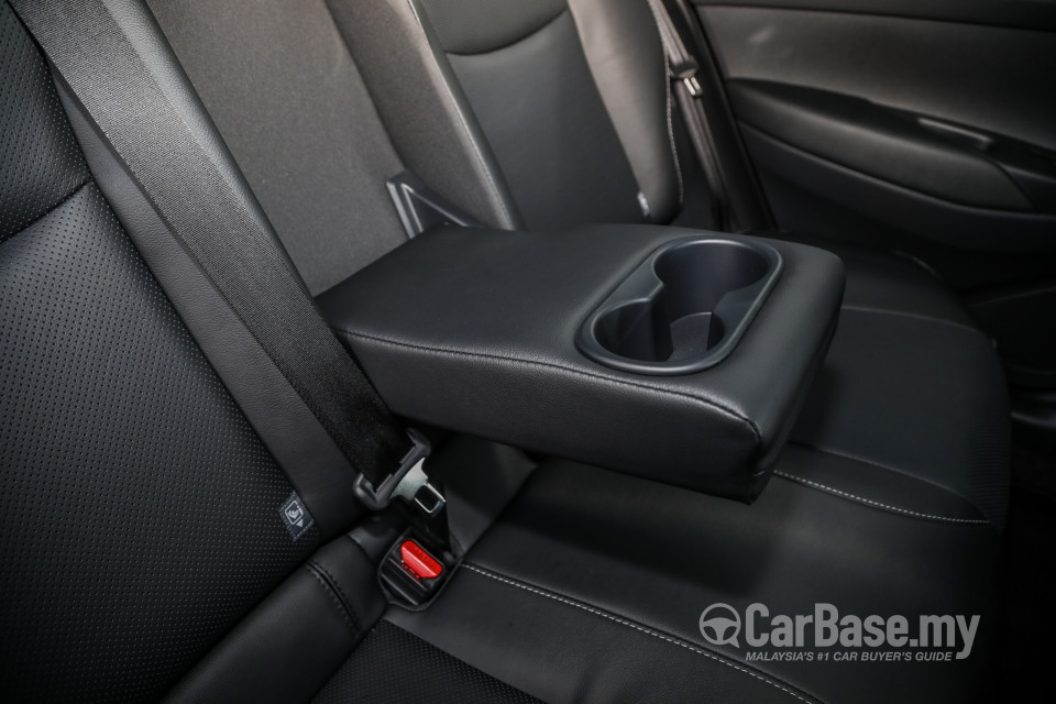 Toyota Corolla Cross XG10 (2021) Interior