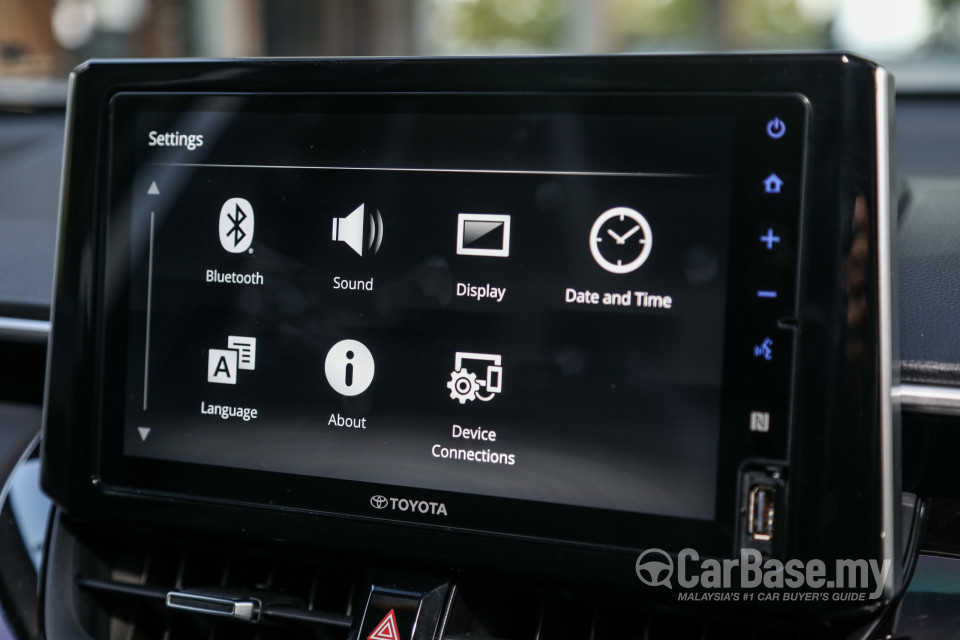 Toyota Corolla Cross XG10 (2021) Interior