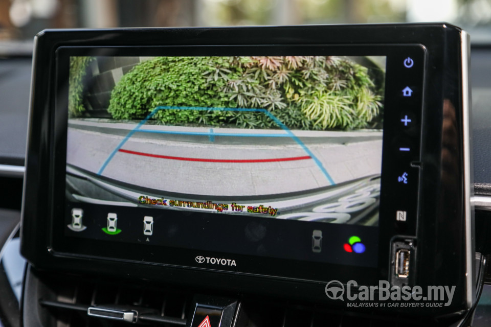 Toyota Corolla Cross XG10 (2021) Interior