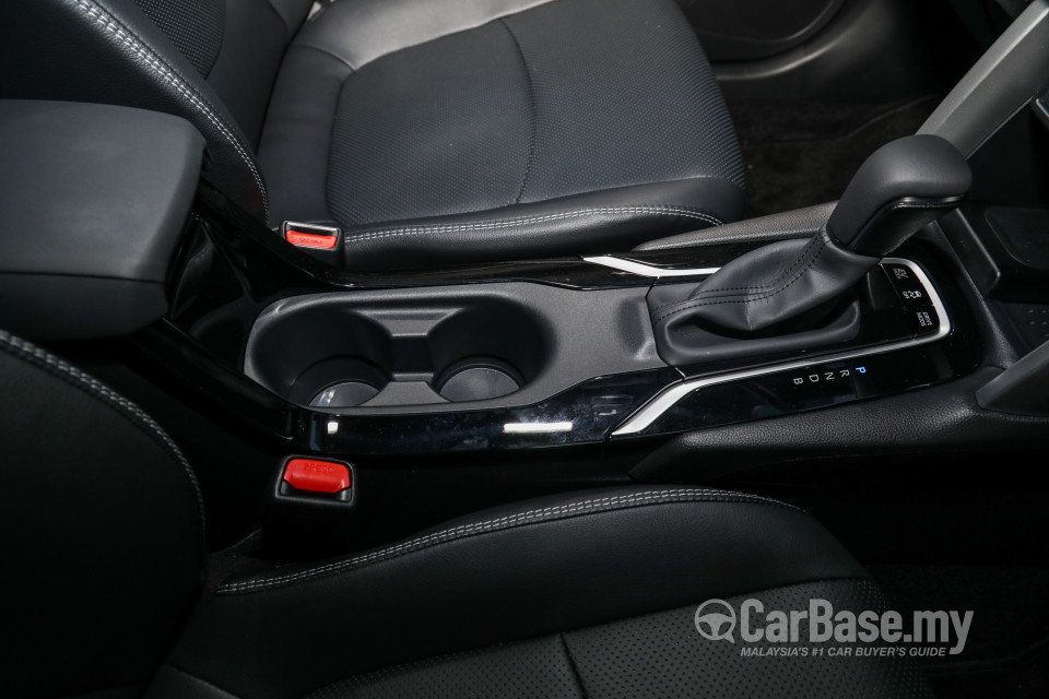 Toyota Corolla Cross XG10 (2021) Interior