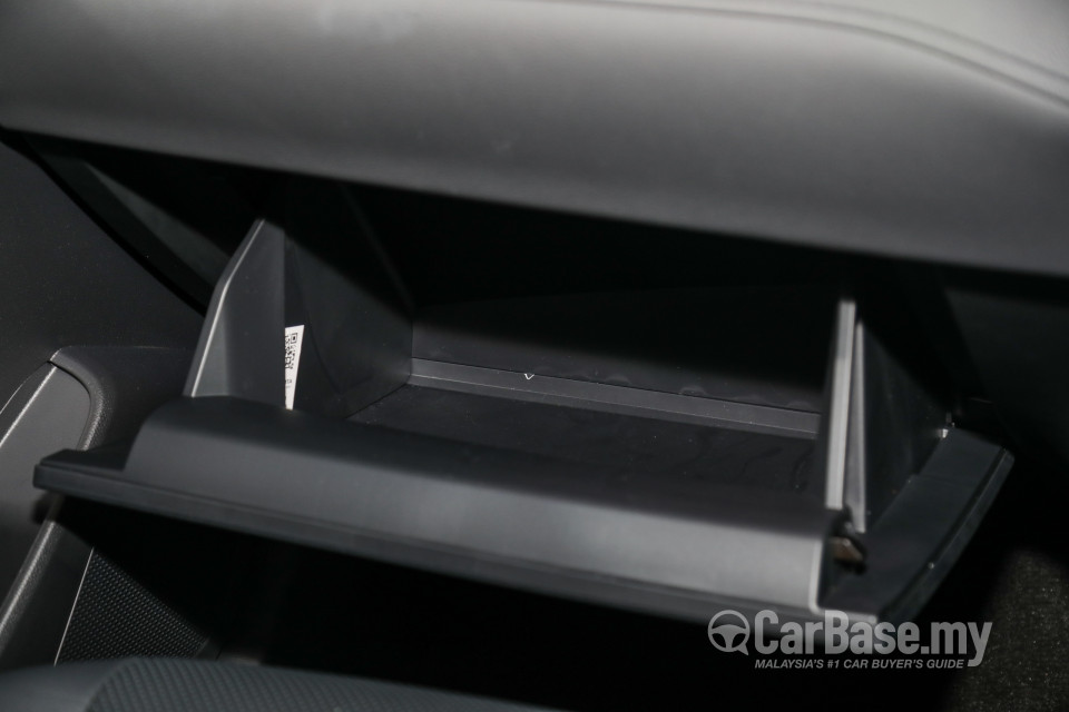 Toyota Corolla Cross XG10 (2021) Interior