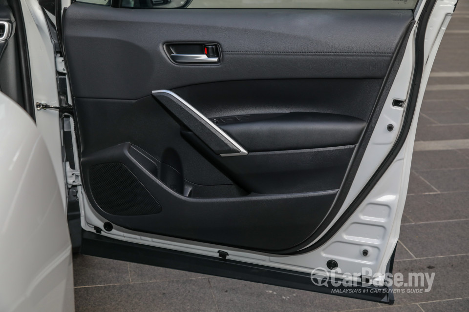 Toyota Corolla Cross XG10 (2021) Interior