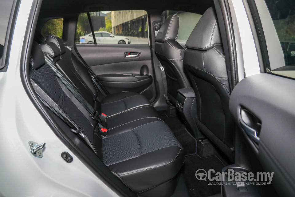 Toyota Corolla Cross XG10 (2021) Interior