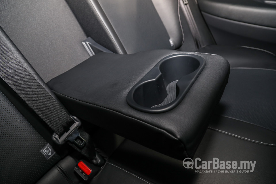 Toyota Corolla Cross XG10 (2021) Interior