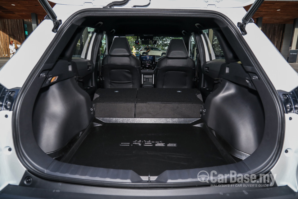 Toyota Corolla Cross XG10 (2021) Interior