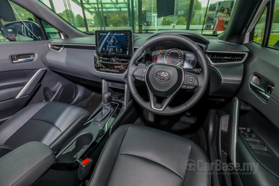 Toyota Corolla Cross XG10 (2021) Interior