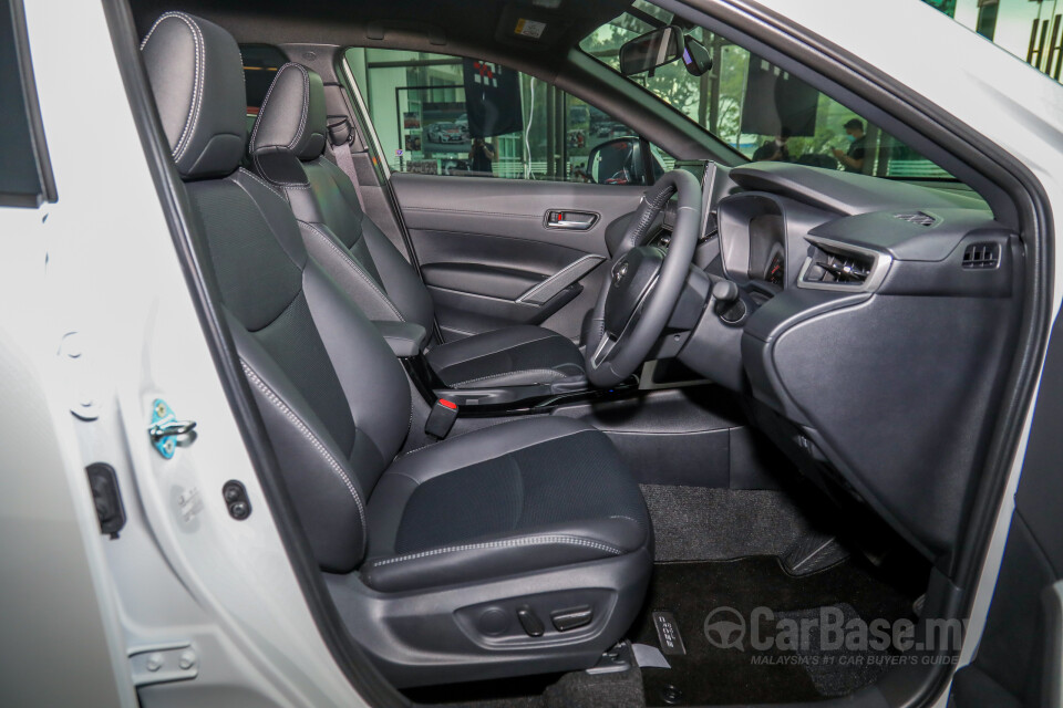 Toyota Corolla Cross XG10 (2021) Interior