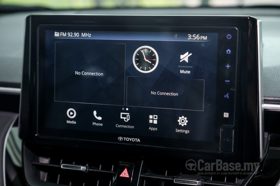 Toyota Corolla Cross XG10 (2021) Interior