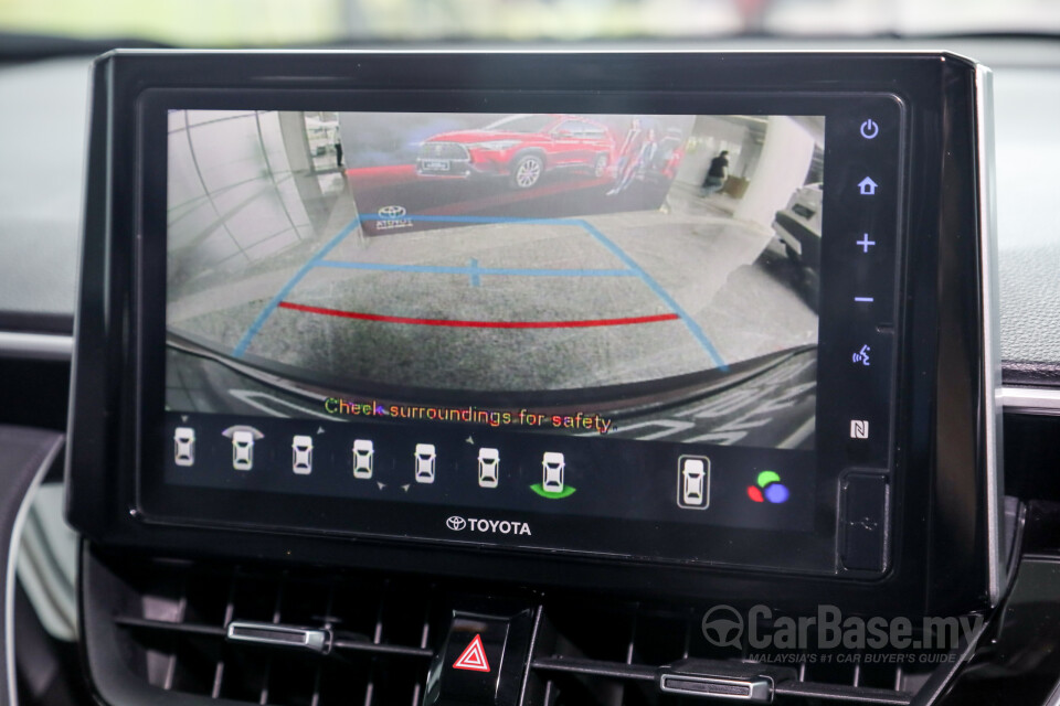 Toyota Corolla Cross XG10 (2021) Interior