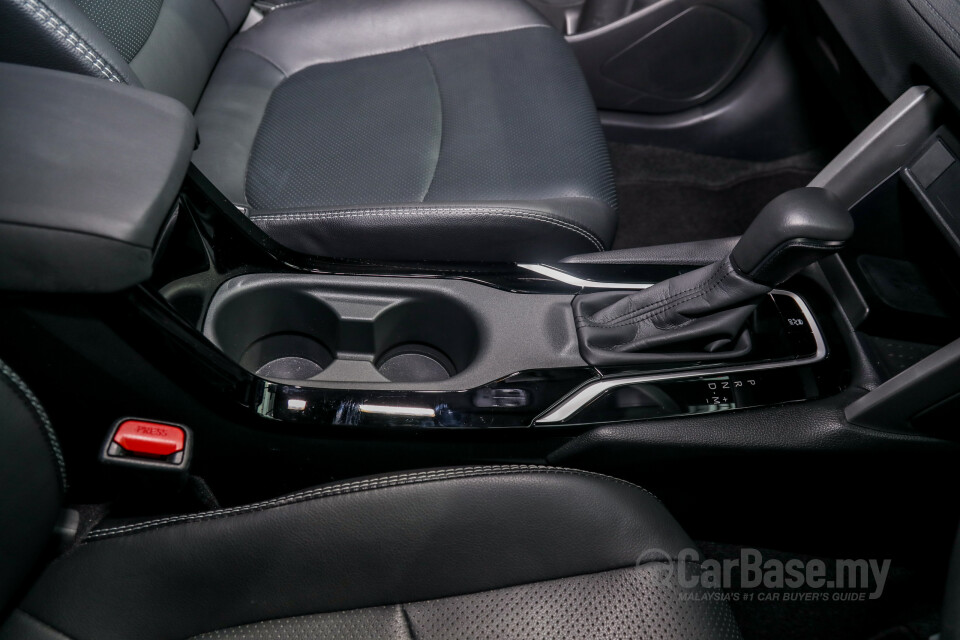 Toyota Corolla Cross XG10 (2021) Interior