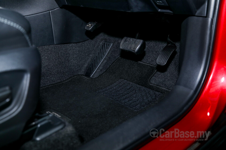 Toyota Corolla Cross XG10 (2021) Interior