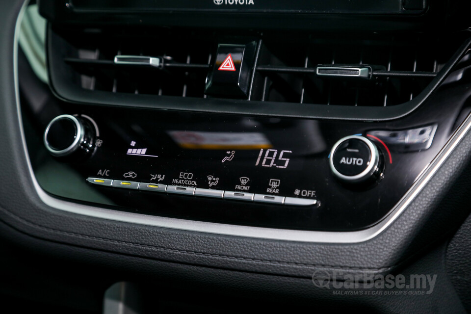 Toyota Corolla Cross XG10 (2021) Interior