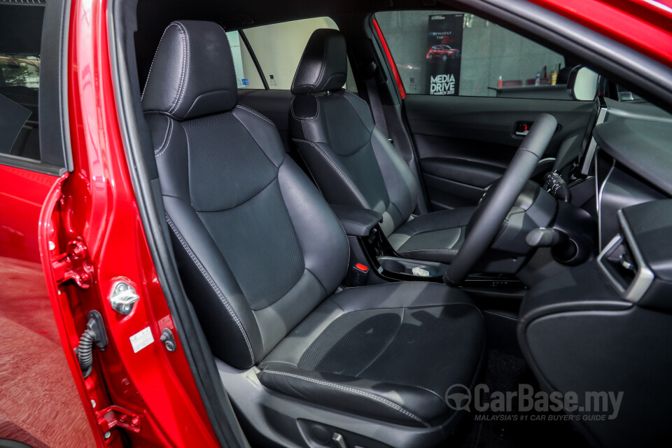 Toyota Corolla Cross XG10 (2021) Interior