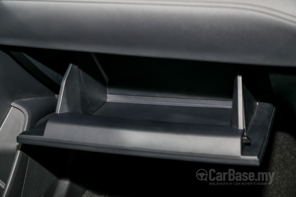 Toyota Corolla Cross XG10 (2021) Interior