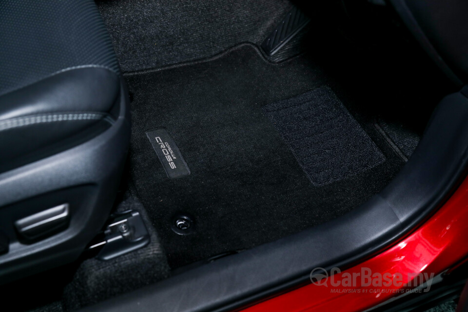 Toyota Corolla Cross XG10 (2021) Interior