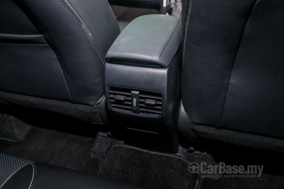 Toyota Corolla Cross XG10 (2021) Interior
