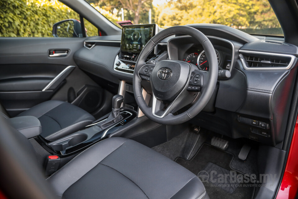 Toyota Corolla Cross XG10 (2021) Interior