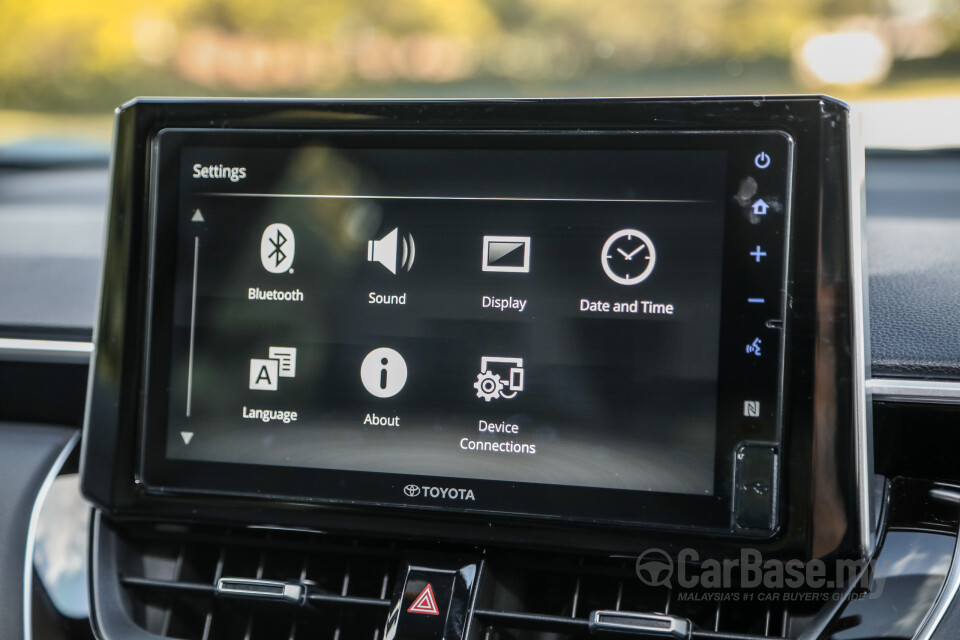 Toyota Corolla Cross XG10 (2021) Interior