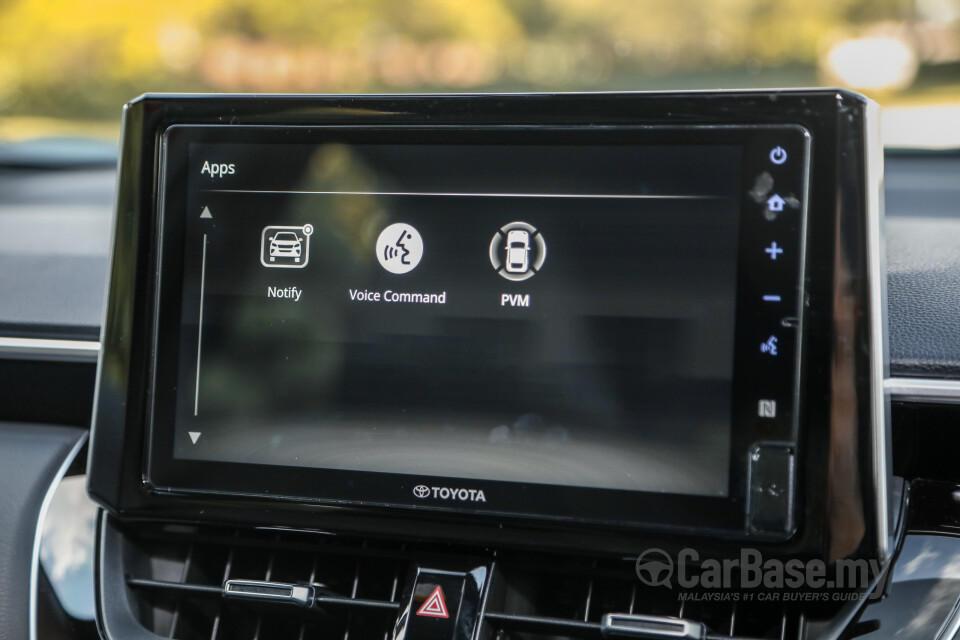 Toyota Corolla Cross XG10 (2021) Interior