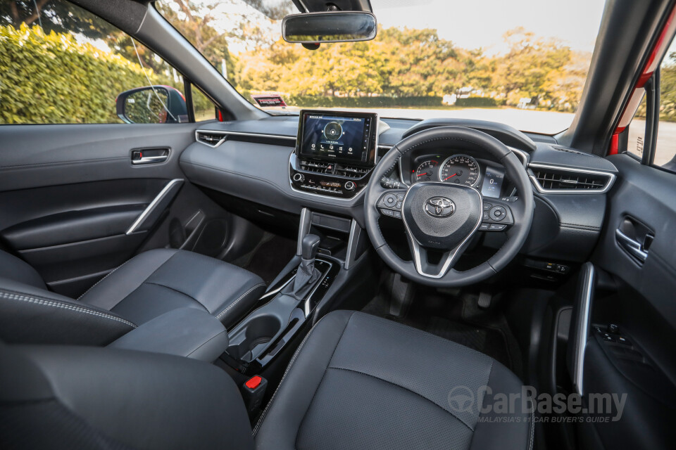 Toyota Corolla Cross XG10 (2021) Interior