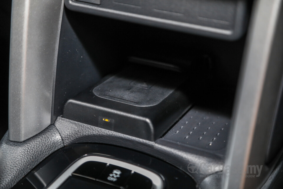 Toyota Corolla Cross XG10 (2021) Interior