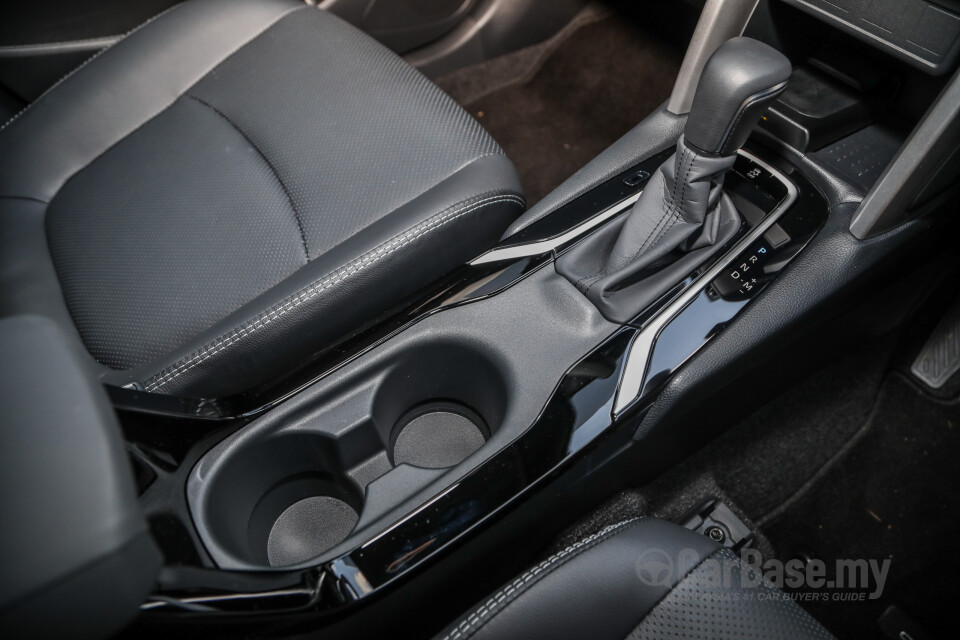 Toyota Corolla Cross XG10 (2021) Interior