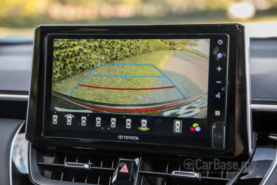 Toyota Corolla Cross XG10 (2021) Interior
