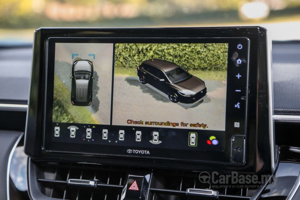 Toyota Corolla Cross XG10 (2021) Interior