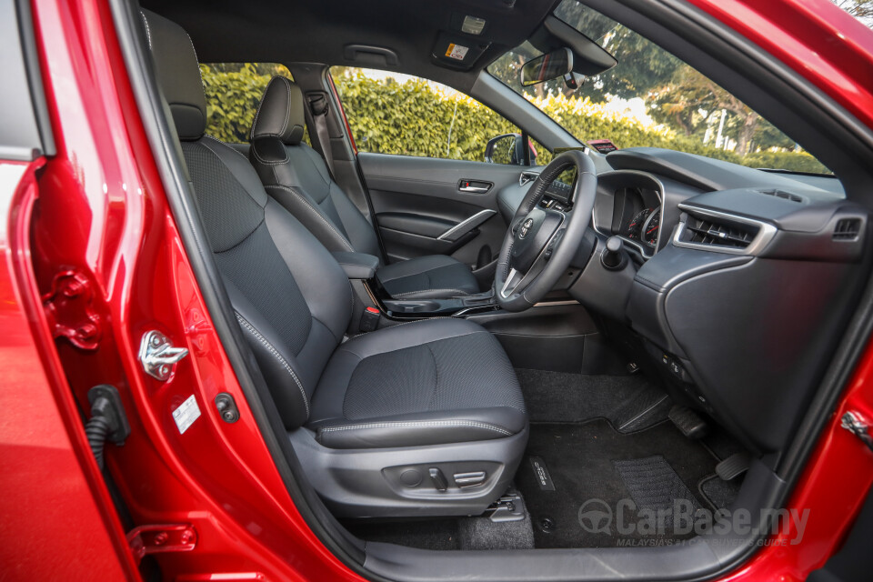 Toyota Corolla Cross XG10 (2021) Interior