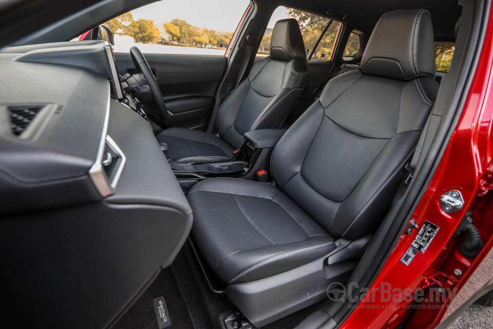 Toyota Corolla Cross XG10 (2021) Interior