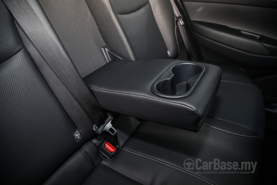 Toyota Corolla Cross XG10 (2021) Interior