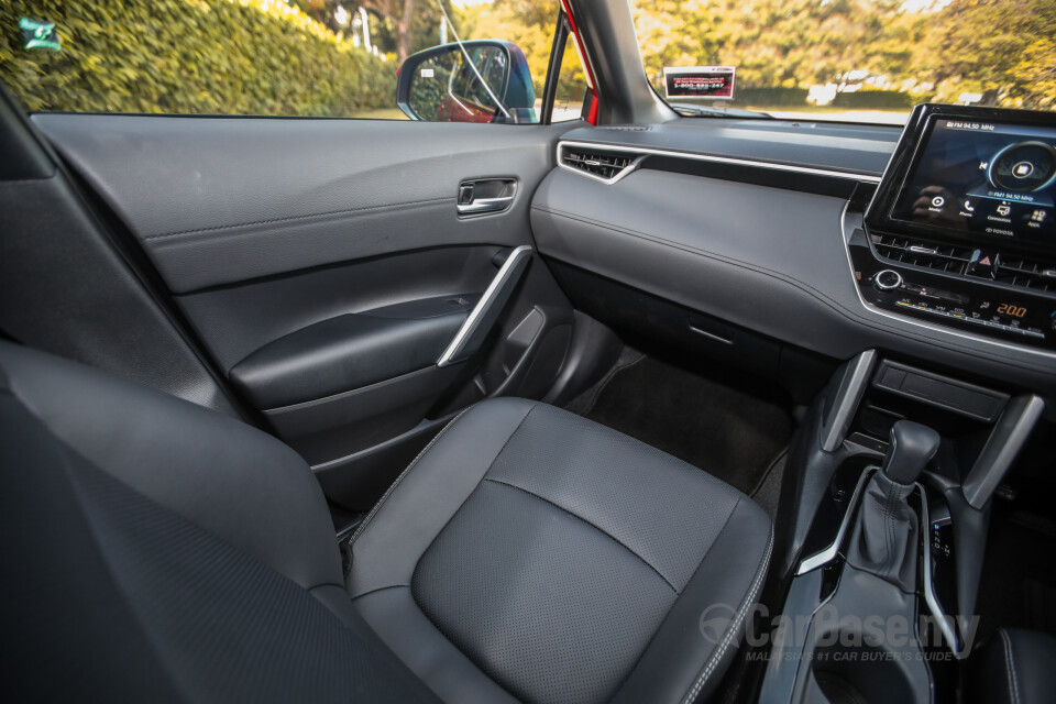 Toyota Corolla Cross XG10 (2021) Interior