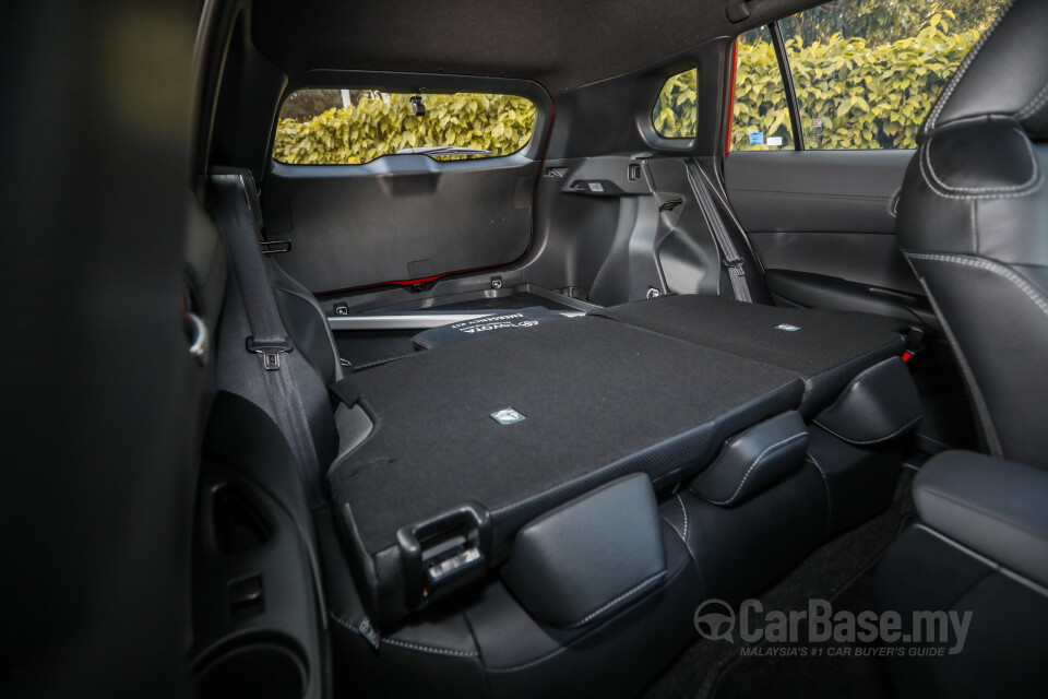 Toyota Corolla Cross XG10 (2021) Interior