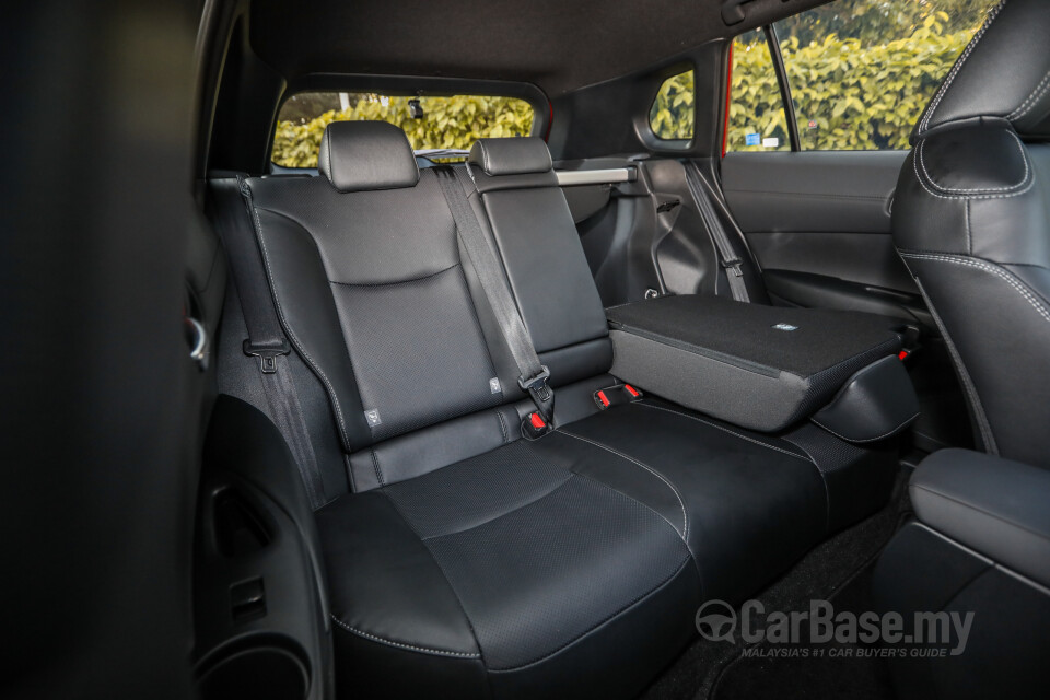 Toyota Corolla Cross XG10 (2021) Interior