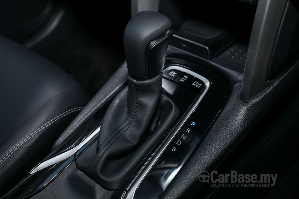 Toyota Corolla Cross XG10 (2021) Interior