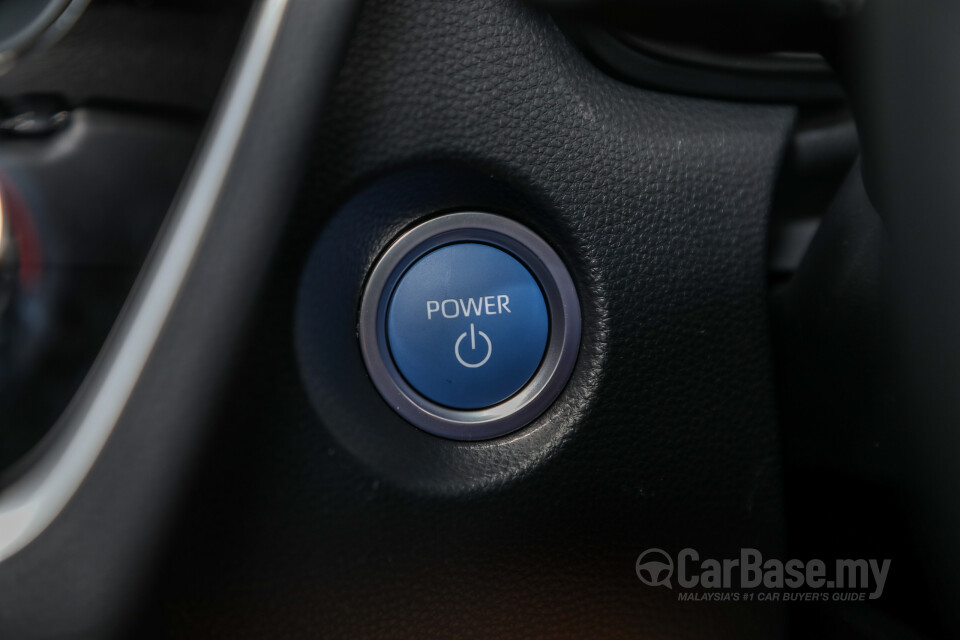 Toyota Corolla Cross XG10 (2021) Interior